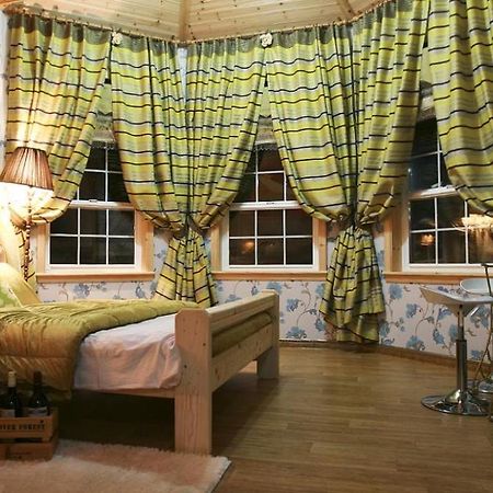 Gold Castle Pension Πιόνγκτσανγκ Εξωτερικό φωτογραφία